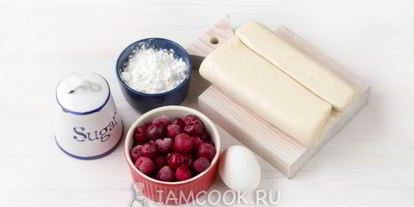 Шаг 2: пирожков с вишней из слоеного теста