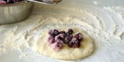 Шаг 3: пирожков с ягодами