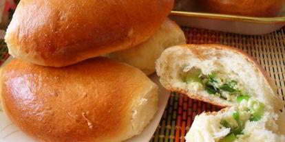 Шаг 7: пирожков с зеленым луком и яйцом