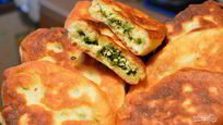 Рецепт Жареных пирожков с яйцом, луком и зеленью