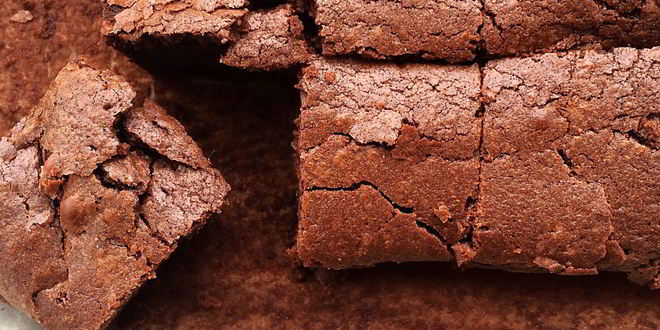 Рецепт брауни с темным пивом и сливочно-ликерной глазурью