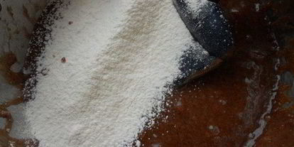 Шаг 3: брауни с ирисками