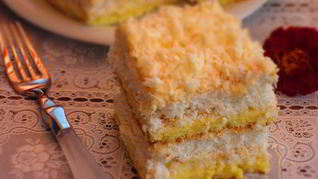 Рецепт Кокосового пирожного с нежным сливочным кремом