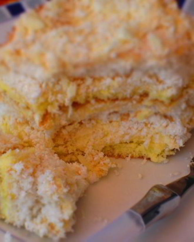 Рецепт кокосового пирожного с нежным сливочным кремом