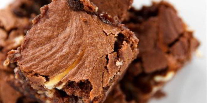 Рецепт Пасхальных шоколадных пирожных с грецкими орехами и апельсиновой цедрой