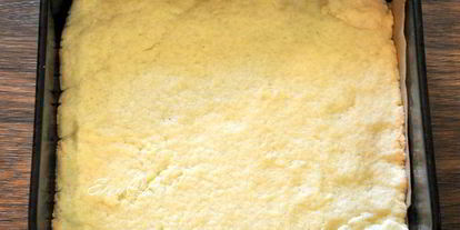 Шаг 2: пирожного яблочные полоски