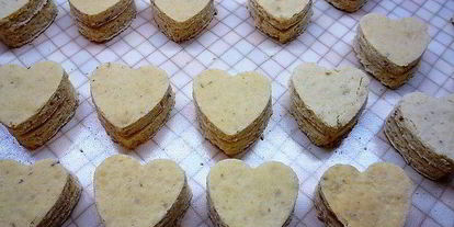 Шаг 7: пирожные-птифуров миндальных сердечки