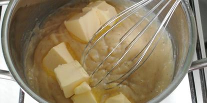 Шаг 12: пирожных шу с тестом кракелин, заварным кремом дипломат и свежей малиной