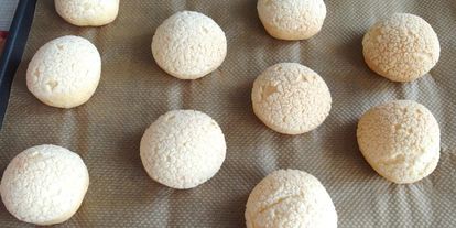 Шаг 20: пирожных шу с тестом кракелин, заварным кремом дипломат и свежей малиной