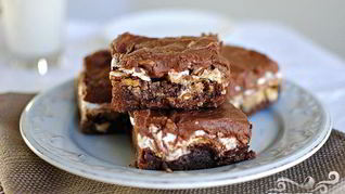 Рецепт Шоколадных пирожных с орехами и суфле