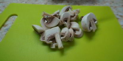 Шаг 4: картофельной пиццы с грибами и маслинами