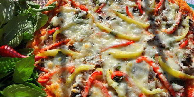 Рецепт Пиццы мясной с болгарским перцем и сыром Джюгас
