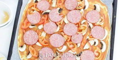 Шаг 13: пиццы ны дрожжевома тесте с колбасоя