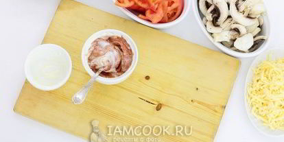 Шаг 8: пиццы ны дрожжевома тесте с колбасоя