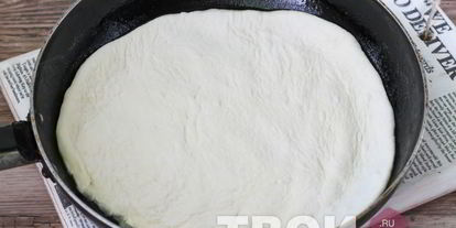 Шаг 2: пиццы на кефире на сковороде