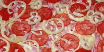 Шаг 2: пиццы с колбасой и шампиньонами