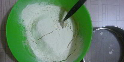 Шаг 3: пиццы с курицей и соленым огурцом