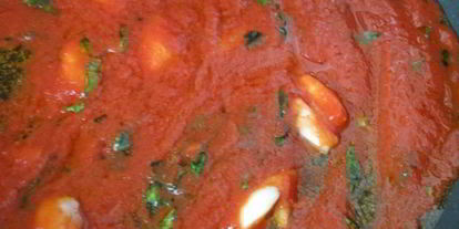 Шаг 2: пиццы с острой колбасой и перцем