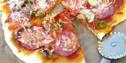 Шаг 8: пиццы с острой колбасой и перцем