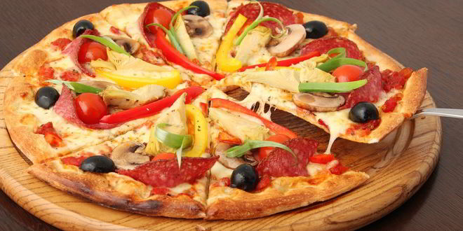 Рецепт пиццы с овощами и колбасой