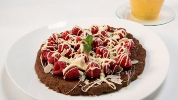 Рецепт Шоколадной пиццы с малиной