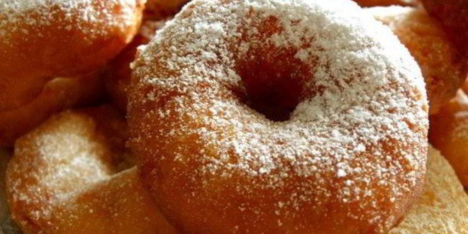 Рецепт домашних пончиков на сгущенке