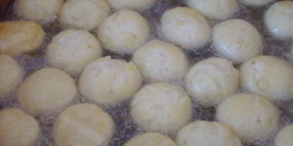 Шаг 5: пончиков картофельных со смородиновым соусом