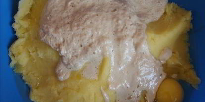 Шаг 8: пончиков картофельных со смородиновым соусом