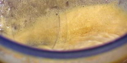 Шаг 2: пончиков на кефире с корицей и мускатным орехом