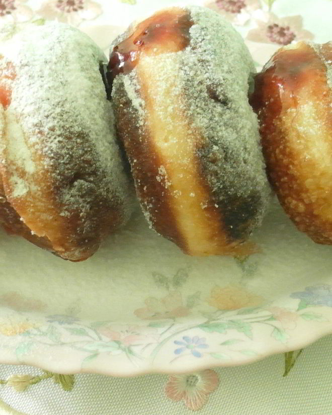 Рецепт пончиков с малиновой начинкой