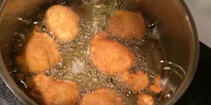 Шаг 3: пончиков-шариков с корицей