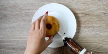 Шаг 5: пончиков во фритюре с шоколадом