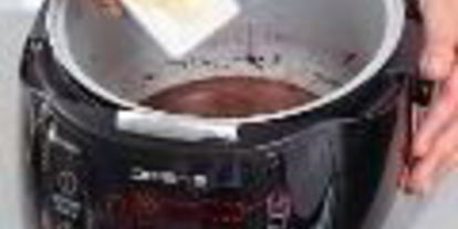 Шаг 3: фруктовой шарлотки с шоколадной глазурью в мультиварке