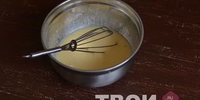 Шаг 2: грушевой шарлотки