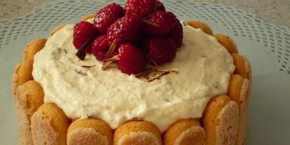 Шаг 6: хмельной шарлотки страчателла с кремом из маскарпоне, вишневой водки и шоколадной крошки