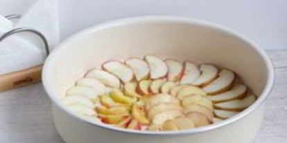 Шаг 3: классической шарлотки с яблоками и нектаринами