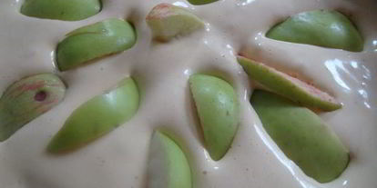 Шаг 3: шарлотки из яблок