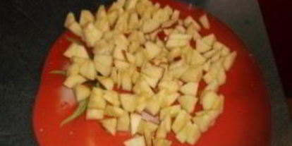 Шаг 1: шарлотки на йогурте с яблоками