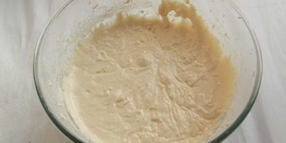 Шаг 1: шарлотки с айвой и орехами