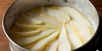 Шаг 6: шарлотки с грушея