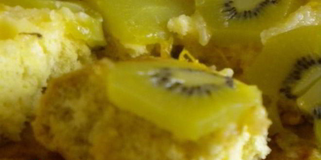 Рецепт шарлотки с киви и манго