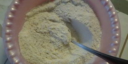 Шаг 1: шарлотки с квашеной капустой и цельнозерновой мукой