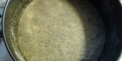 Шаг 4: шарлотки с квашеной капустой и цельнозерновой мукой