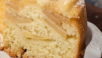 Рецепт Шарлотки с манкой и кефиром