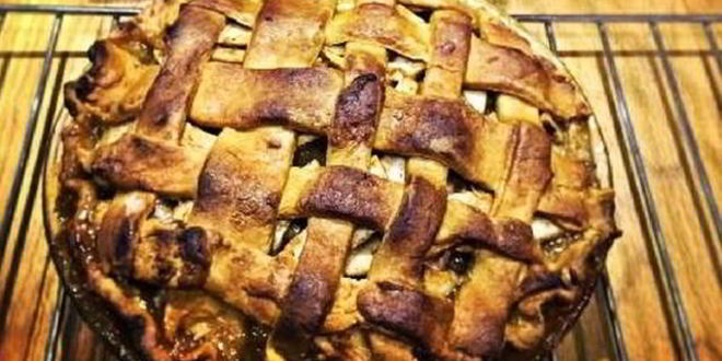 Рецепт шарлотки с ревенем и яблоками