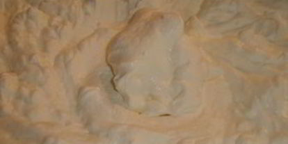 Шаг 15: шарлотки с шоколадно-малиновым муссом и воздушным ванильным кремом