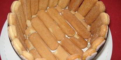 Шаг 17: шарлотки с шоколадно-малиновым муссом и воздушным ванильным кремом