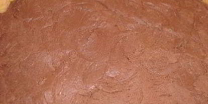 Шаг 18: шарлотки с шоколадно-малиновым муссом и воздушным ванильным кремом