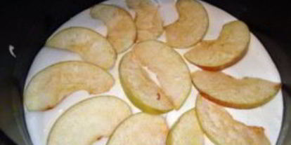 Шаг 4: шарлотки с творогом в мультиварке