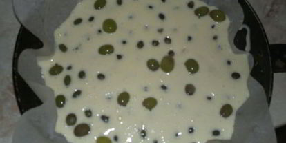 Шаг 3: шарлотки с виноградом